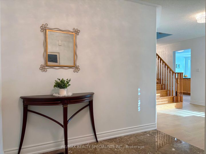 Photo 8 at 796 Alliance Court, East Credit, Mississauga