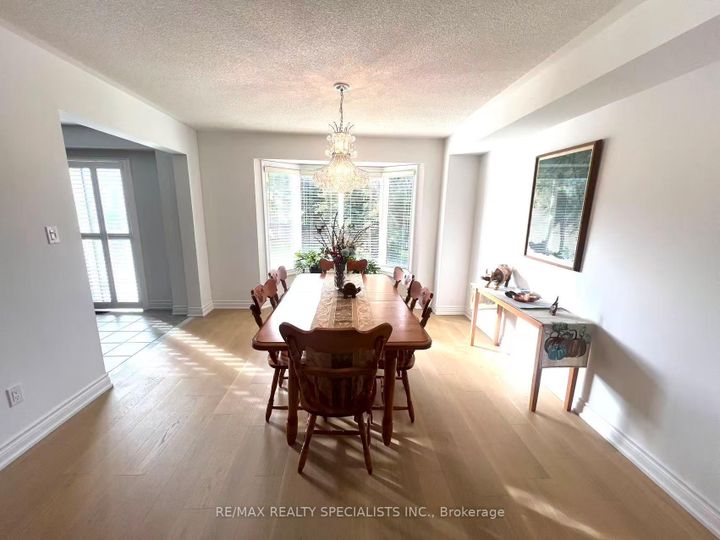 Photo 10 at 796 Alliance Court, East Credit, Mississauga