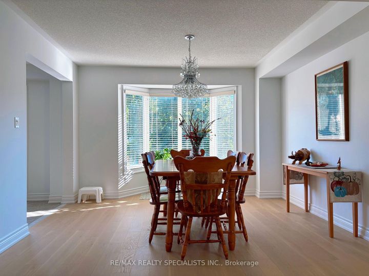 Photo 11 at 796 Alliance Court, East Credit, Mississauga