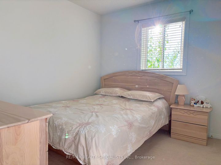 Photo 14 at 796 Alliance Court, East Credit, Mississauga