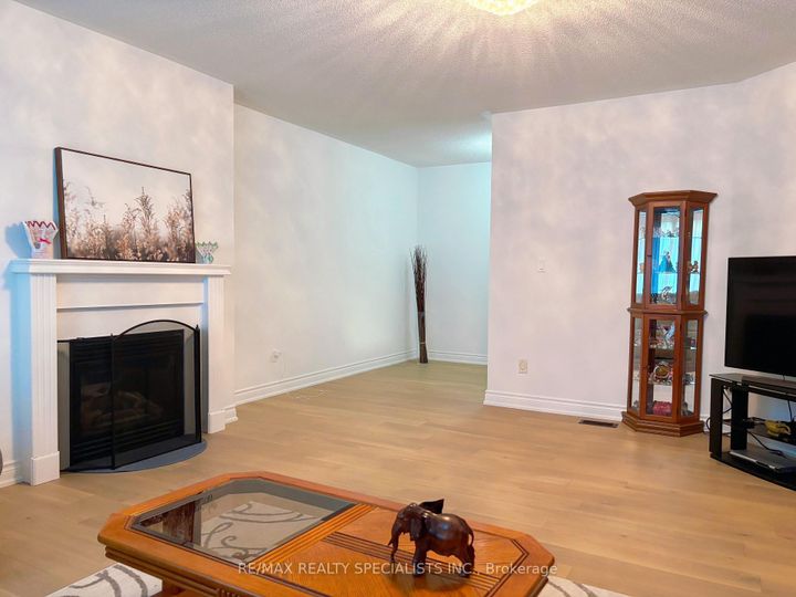 Photo 16 at 796 Alliance Court, East Credit, Mississauga