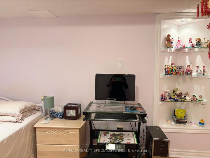 Photo 20 at 796 Alliance Court, East Credit, Mississauga