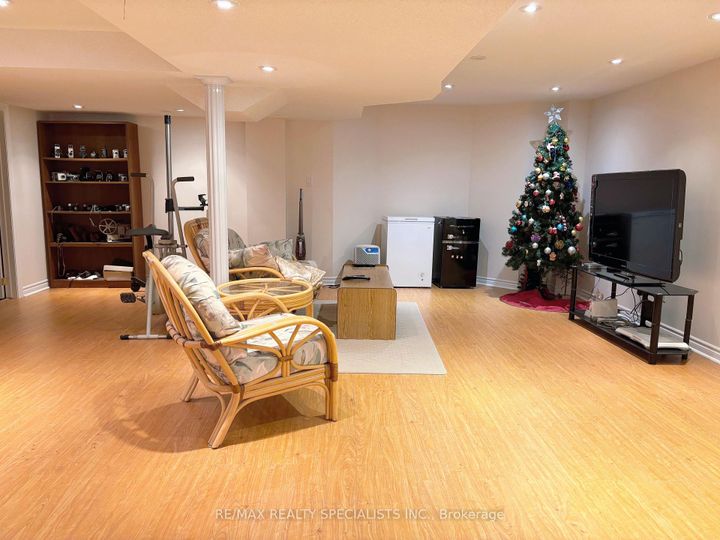 Photo 22 at 796 Alliance Court, East Credit, Mississauga