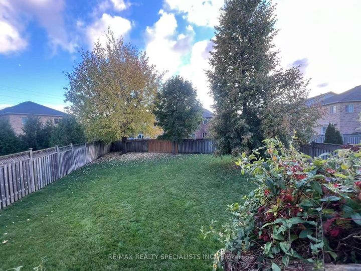 Photo 23 at 796 Alliance Court, East Credit, Mississauga