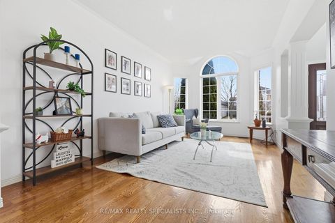 Photo 6 at 570 Blackwood Boulevard, Taunton, Oshawa