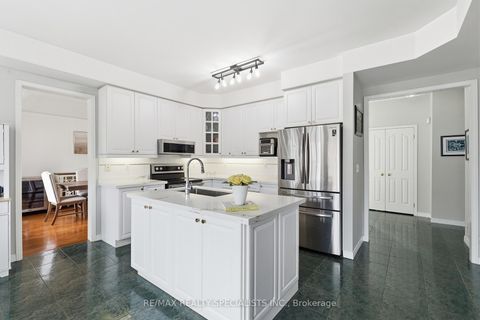 Photo 8 at 570 Blackwood Boulevard, Taunton, Oshawa