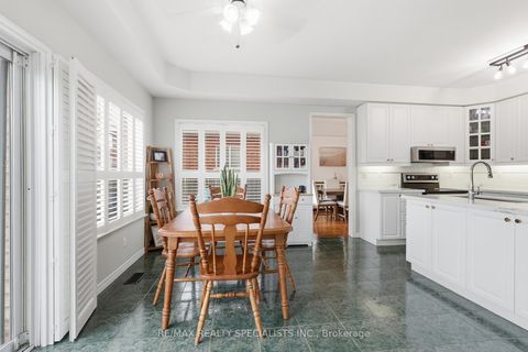 Photo 10 at 570 Blackwood Boulevard, Taunton, Oshawa