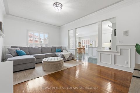 Photo 12 at 570 Blackwood Boulevard, Taunton, Oshawa