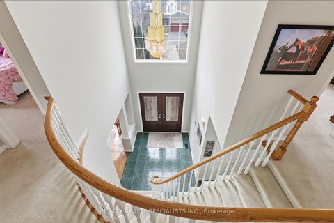 Photo 13 at 570 Blackwood Boulevard, Taunton, Oshawa