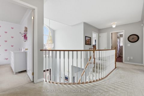 Photo 14 at 570 Blackwood Boulevard, Taunton, Oshawa