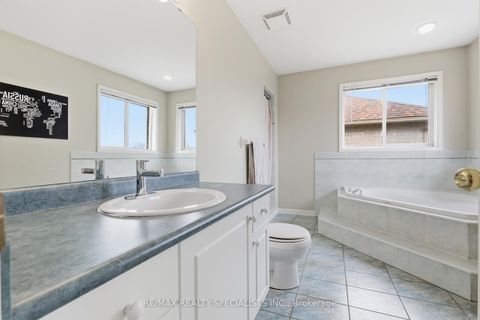 Photo 17 at 570 Blackwood Boulevard, Taunton, Oshawa