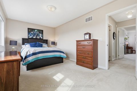 Photo 21 at 570 Blackwood Boulevard, Taunton, Oshawa