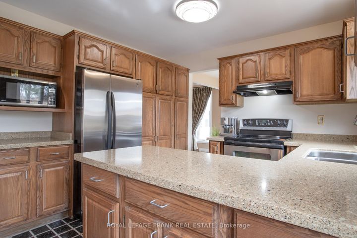 Photo 20 at 85 Ambleside Drive, Port Perry, Scugog
