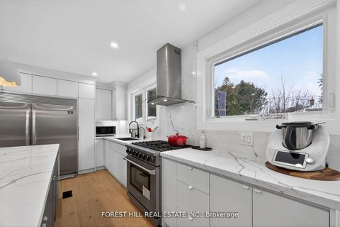 Photo 7 at 4 Holman Crescent, Aurora Highlands, Aurora