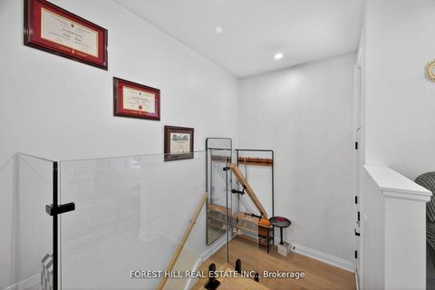 Photo 17 at 4 Holman Crescent, Aurora Highlands, Aurora