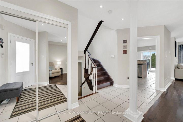 Photo 6 at 130 Princeton Gate, Maple, Vaughan