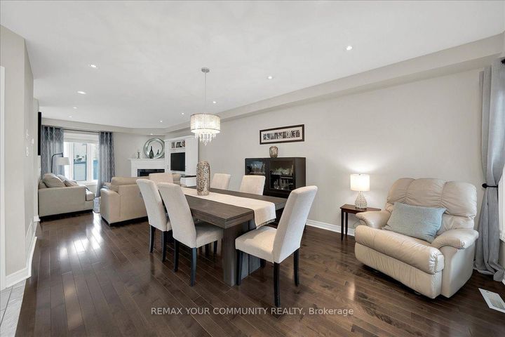 Photo 8 at 130 Princeton Gate, Maple, Vaughan