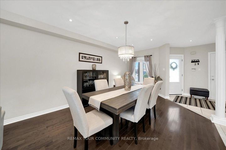 Photo 10 at 130 Princeton Gate, Maple, Vaughan