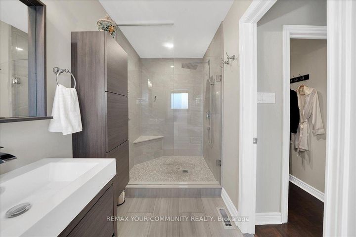 Photo 26 at 130 Princeton Gate, Maple, Vaughan