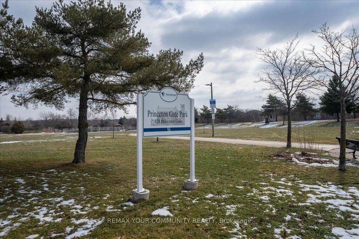 Photo 35 at 130 Princeton Gate, Maple, Vaughan