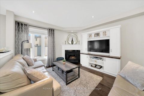 Photo 17 at 130 Princeton Gate, Maple, Vaughan
