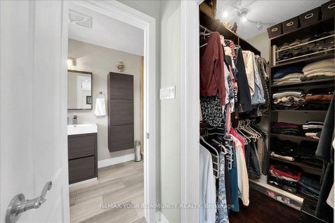 Photo 24 at 130 Princeton Gate, Maple, Vaughan