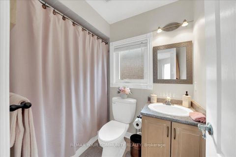 Photo 28 at 130 Princeton Gate, Maple, Vaughan