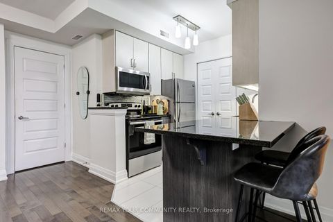 Photo 5 at 29 - 8169 Kipling Avenue, West Woodbridge, Vaughan