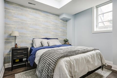 Photo 14 at 29 - 8169 Kipling Avenue, West Woodbridge, Vaughan