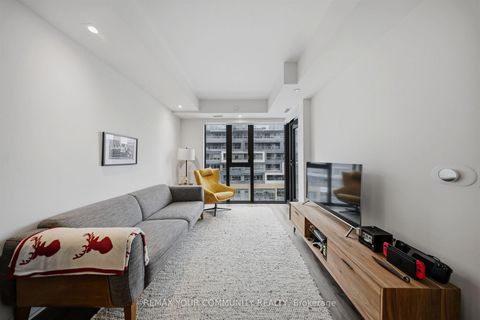 Photo 14 at 515 - 840 St. Clair Avenue W, Oakwood Village, Toronto