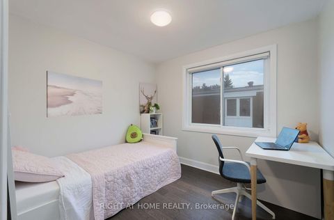 Photo 18 at 48 Van Stassen Boulevard, Lambton Baby Point, Toronto