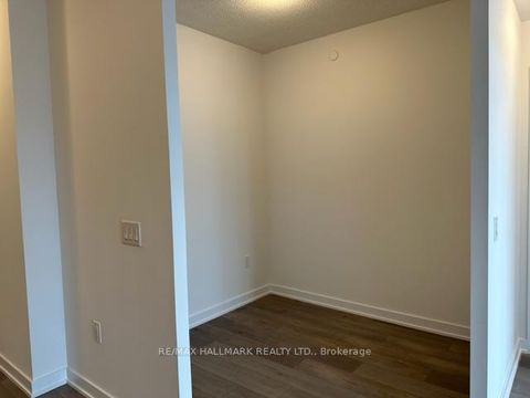 Photo 8 at 822 - 38 Honeycrisp Crescent, Vaughan Corporate Centre, Vaughan