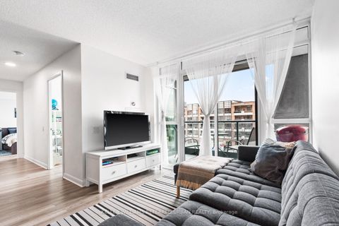 Photo 4 at 411 - 525 Wilson Avenue, Clanton Park, Toronto