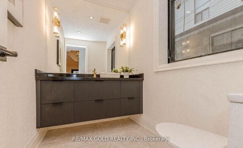 Photo 18 at 786 Euclid Avenue, Annex, Toronto