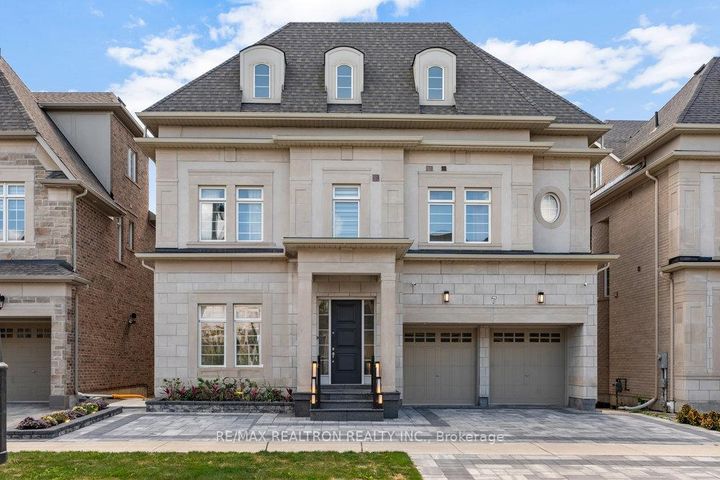 Photo 2 at 7 Aspy Court, Patterson, Vaughan