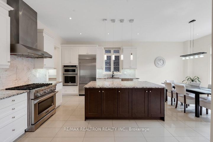 Photo 22 at 7 Aspy Court, Patterson, Vaughan