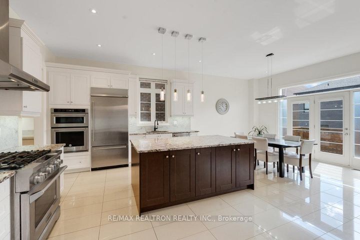 Photo 23 at 7 Aspy Court, Patterson, Vaughan