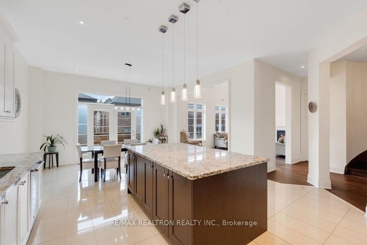 Photo 31 at 7 Aspy Court, Patterson, Vaughan