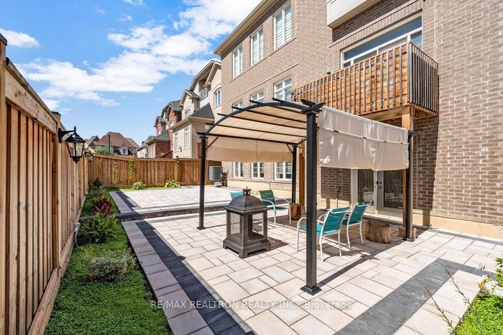 Photo 34 at 7 Aspy Court, Patterson, Vaughan