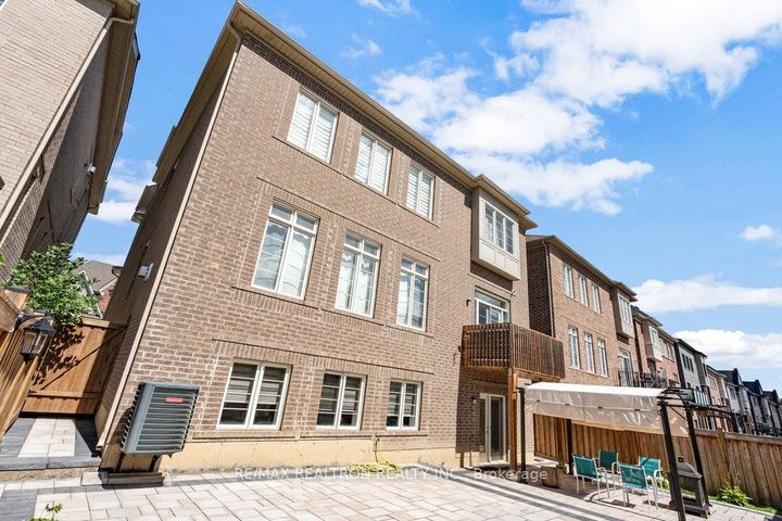 Photo 35 at 7 Aspy Court, Patterson, Vaughan