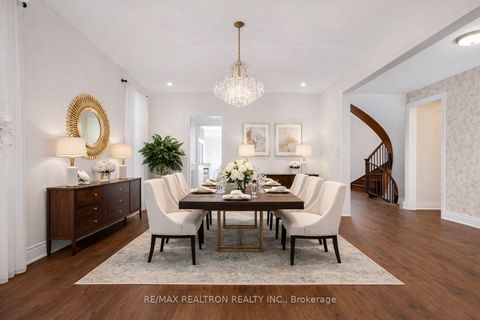 Photo 7 at 7 Aspy Court, Patterson, Vaughan