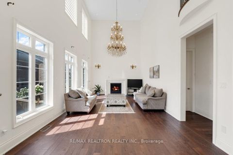 Photo 14 at 7 Aspy Court, Patterson, Vaughan