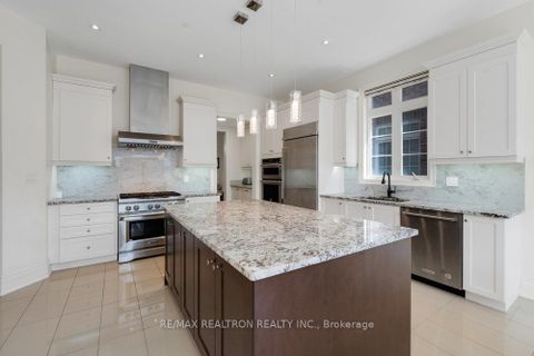 Photo 21 at 7 Aspy Court, Patterson, Vaughan