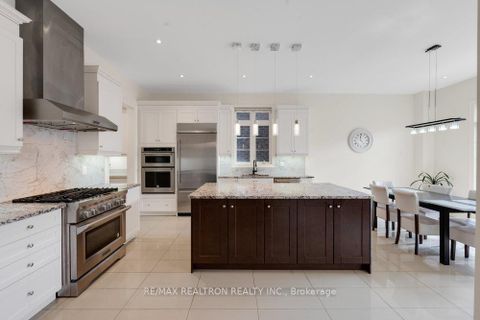 Photo 22 at 7 Aspy Court, Patterson, Vaughan