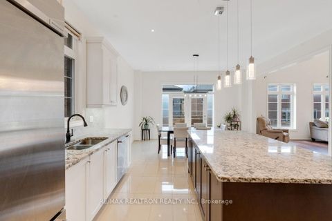 Photo 25 at 7 Aspy Court, Patterson, Vaughan