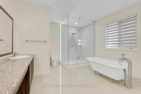 Photo 28 at 7 Aspy Court, Patterson, Vaughan