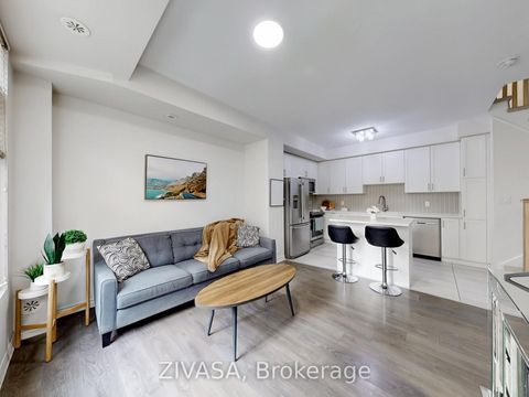 Photo 5 at 92 - 15 Applewood Lane, Etobicoke West Mall, Toronto