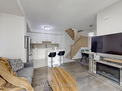 Photo 6 at 92 - 15 Applewood Lane, Etobicoke West Mall, Toronto