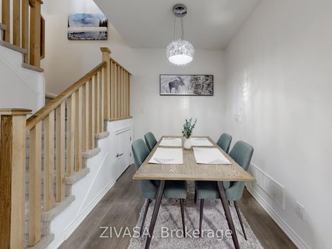 Photo 8 at 92 - 15 Applewood Lane, Etobicoke West Mall, Toronto