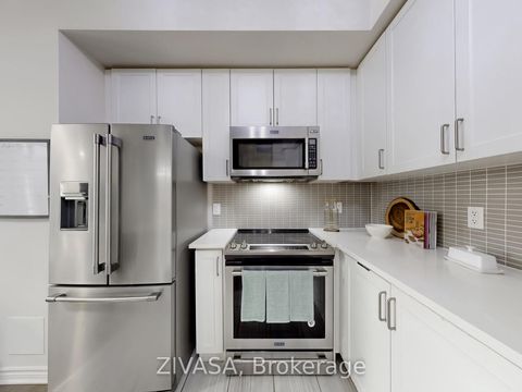 Photo 14 at 92 - 15 Applewood Lane, Etobicoke West Mall, Toronto